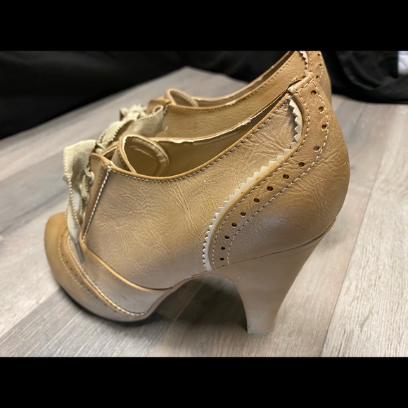 Wingtip Booties - Picture 9 of 9